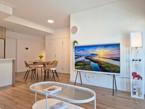 Modern 3 Bed Apt Near Lidcombe Station - Accommodation Georgetown 1