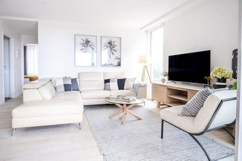 Modern Seaside Oasis In Kings Beach - Accommodation Georgetown 1