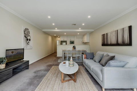 Modern Apartment In The Heart Of Canberra - Accommodation Georgetown 2
