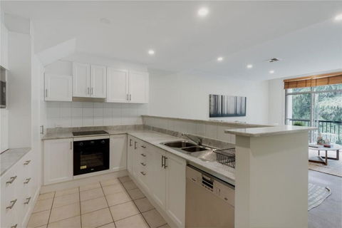 Modern Apartment In The Heart Of Canberra - Accommodation Georgetown 3