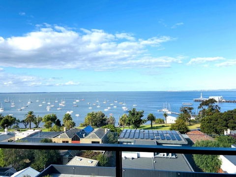 Modern Apartment With Water View In Geelong - Accommodation Georgetown 0