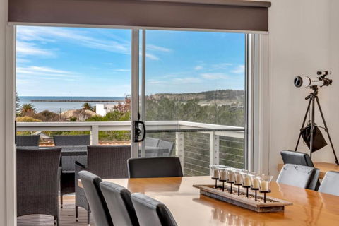 Modern Elegance 27 Breckan Ave Victor Harbor - Accommodation Georgetown 3