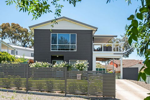 Modern Elegance 27 Breckan Ave Victor Harbor - Accommodation Georgetown 1