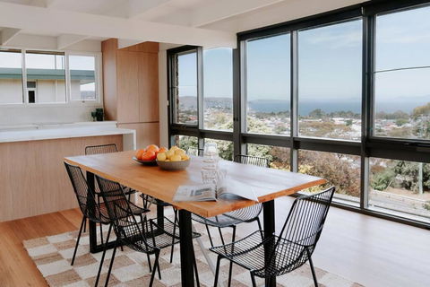Modern Home Overlooking River - Accommodation Georgetown 0