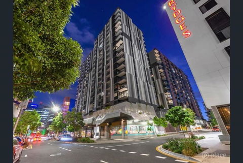 Modern Homely 2BR APT W Parking Bowen Hills - Accommodation Georgetown 0