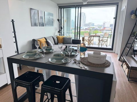 Modern Homely 2BR APT W Parking Bowen Hills - Accommodation Georgetown 1