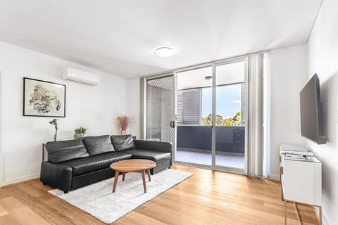 Modern Luxury 3 Bedrm Apt Close To Parramatta, CBD - Accommodation Georgetown 0