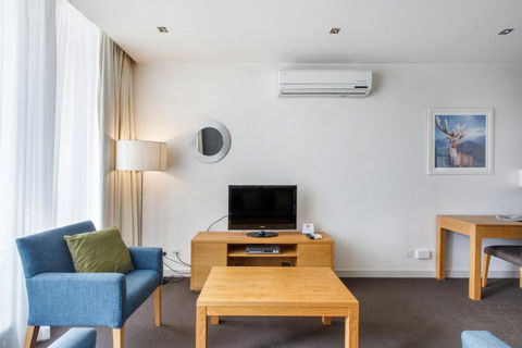 Modern Nomads Chic 1BR With Balcony In The Heart Of South Yarra - Accommodation Georgetown 1