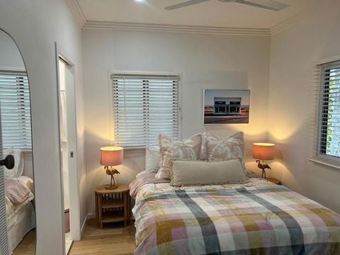 Modern Pool Oasis & Seaside Abode - Accommodation Georgetown 1