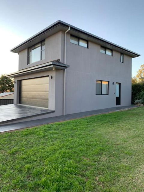 Modern Studio With Fabulous Views - Accommodation Georgetown 3