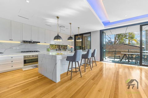 Modern Summer Palace In Epping - Accommodation Georgetown 3