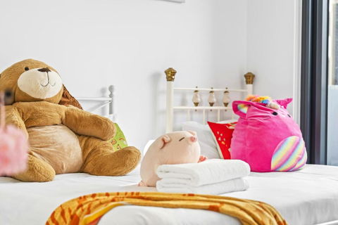 Modern Toy Style APT At Heart Kogarah - Accommodation Georgetown 3