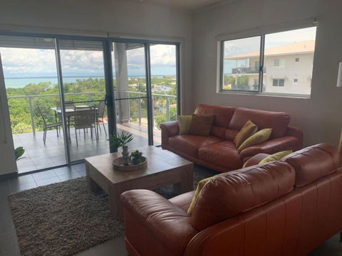 Modern Tropical Magic At Mauna Loa Fringe Of CBD - Accommodation Georgetown 0