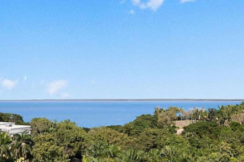Modern Tropical Magic At Mauna Loa Fringe Of CBD - Accommodation Georgetown 1