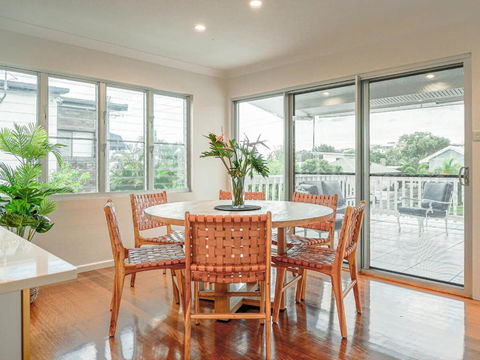 Moffat Beach Gem - Steps To Surf Walks Cafes - Accommodation Georgetown 0