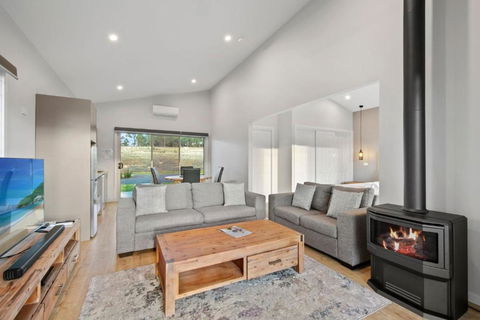 Molly Morgan Vineyard Villa Shiraz - Accommodation Georgetown 3