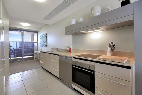 Monaco Unit 905, 12 Otranto St - Accommodation Georgetown 2
