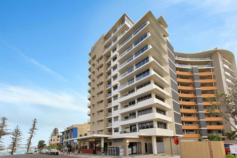 Monaco Unit 905, 12 Otranto St - Accommodation Georgetown 1