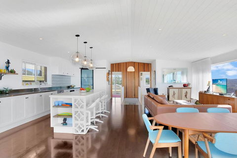 Monash Beach House - Oceanfront - Accommodation Georgetown 1