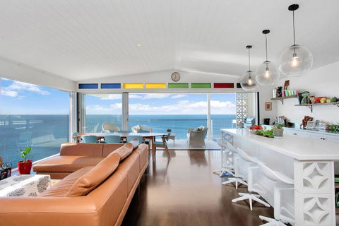 Monash Beach House - Oceanfront - Accommodation Georgetown 2