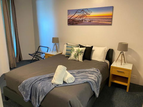 Mooloolaba Beachfront: Superior Resort Apartment - Accommodation Georgetown 1