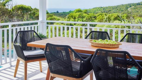 Moonee Retreat - 200m To Beach And Ocean Reserve Views - Accommodation Georgetown 0