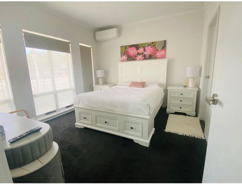 Modern Private Room With Ensuite - Accommodation Georgetown 0