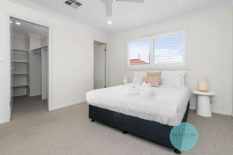 Modern Townhouse In The Heart Of Adamstown - Accommodation Georgetown 1