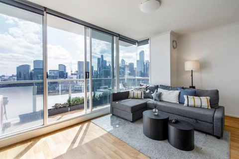Modern Nomads Stunning City & River View 3BR With Carpark - Accommodation Georgetown 0