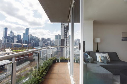 Modern Nomads Stunning City & River View 3BR With Carpark - Accommodation Georgetown 1
