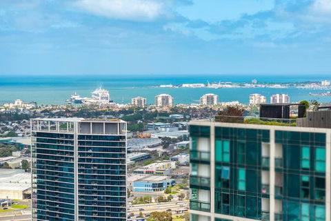 Modern & Magnificent-Harbor Views 3B2B2Car Parks - Accommodation Georgetown 3