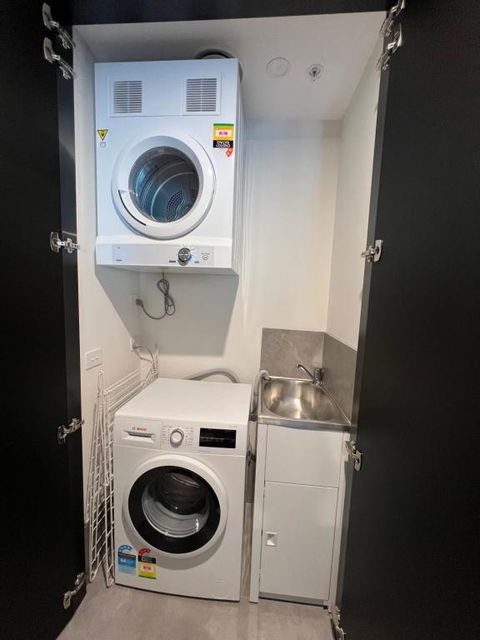 New Modern 1BR Apt Near Dickson - Accommodation Georgetown 2