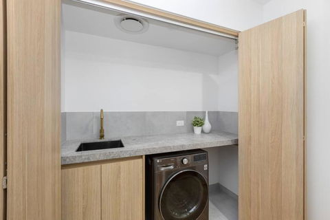 Mordialloc Beach Retreat 4 - Mordialloc - Accommodation Georgetown 2