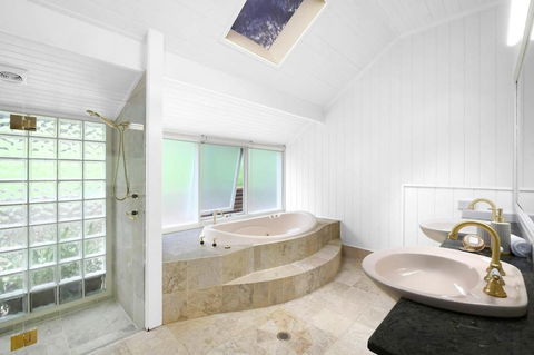 Moroccan Acreage -Heated Pool W Slide -Sleeps 22 - Accommodation Georgetown 3