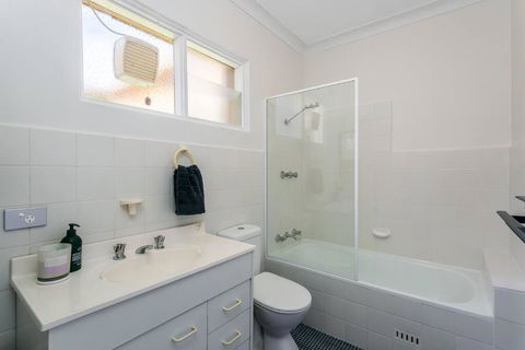 MOS17 - 1 Bedroom W Views-Mosman - Accommodation Georgetown 1