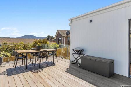 Mountain View Villa-close To Shops-10min To CBD - Accommodation Georgetown 0