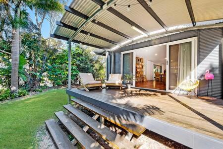 Mudjimba Beach Haven - 2 Min Walk To Water - Accommodation Georgetown 0