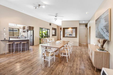 Mudjimba Escape-pet Friendly, Luxury Villa W/ Pool - Accommodation Georgetown 0