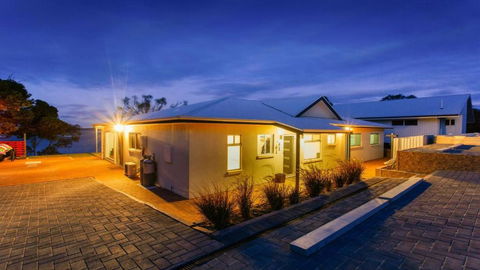 Mykonos - Outstanding Waterfront Property With Pontoon And Fabulous Bay Views - Accommodation Georgetown 1