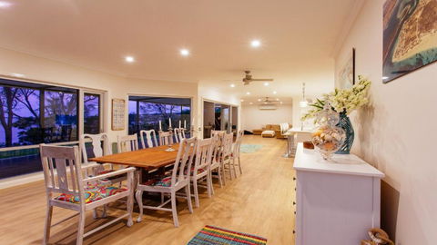 Mykonos - Outstanding Waterfront Property With Pontoon And Fabulous Bay Views - Accommodation Georgetown 3