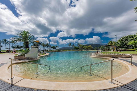 NEW! Gorgeous 2BR Apartment With Stunning Ocean Views! - Accommodation Georgetown 3