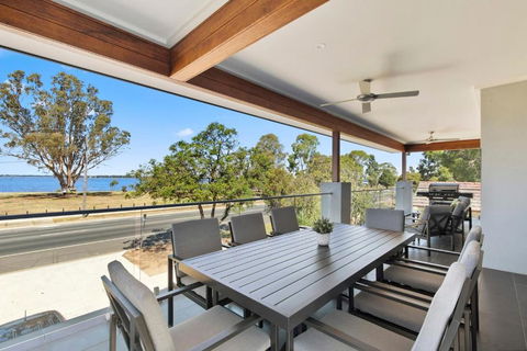 NEW - Sunrise Waters Holiday House - Accommodation Georgetown 0