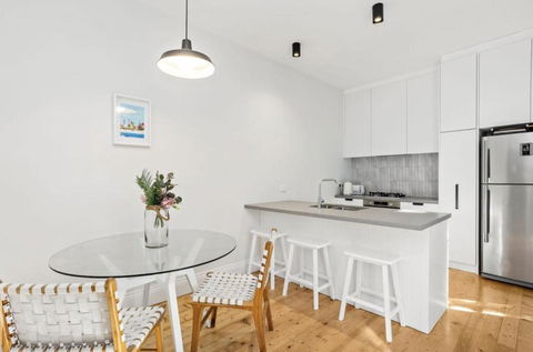 NEWLY RENOVATED LARGE 3.5 BDRM HOUSE! BEST OF MELB - Accommodation Georgetown 2
