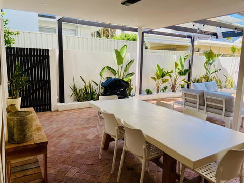 NOR214 - Northstead Coastal Charm - Accommodation Georgetown 1