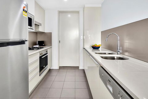 North Sydney Large Two Bedroom MIL2302 - Accommodation Georgetown 3