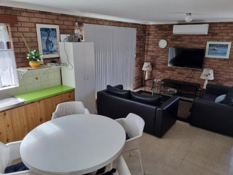 Ocean Beach Chalet 16 - Accommodation Georgetown 3