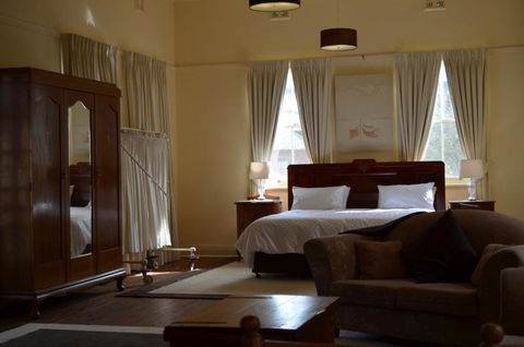 Old Parkes Convent - Accommodation Georgetown 1