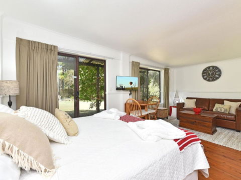 Olive Grove 1 Studio - Accommodation Georgetown 1