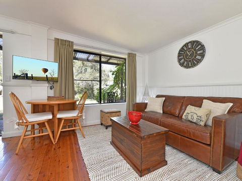 Olive Grove 1 Studio - Accommodation Georgetown 2
