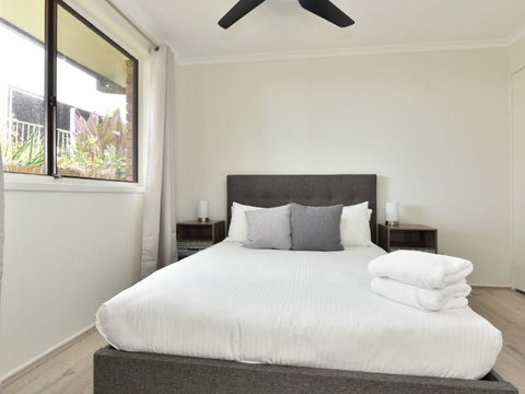 On The Lake At Fishing Point - Accommodation Georgetown 3